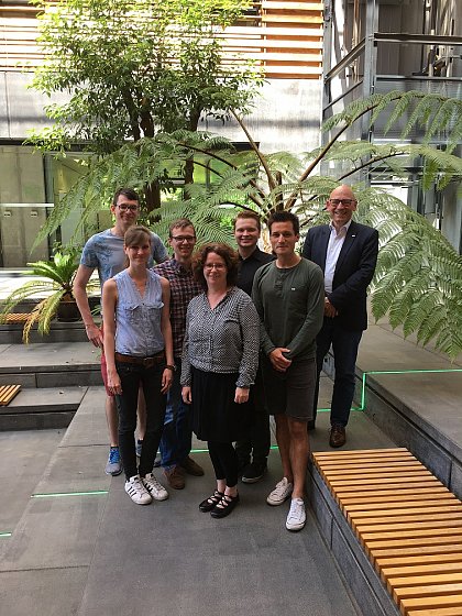 Arbeitsgruppe Geographiedidaktik (von links nach rechts): Maximilian Breuer, Alma Reinboth, Lukas Recknagel, Dr. Anne-Kathrin Lindau, Fabian Mohs, Tom Renner, Prof. Dr. Martin Lindner